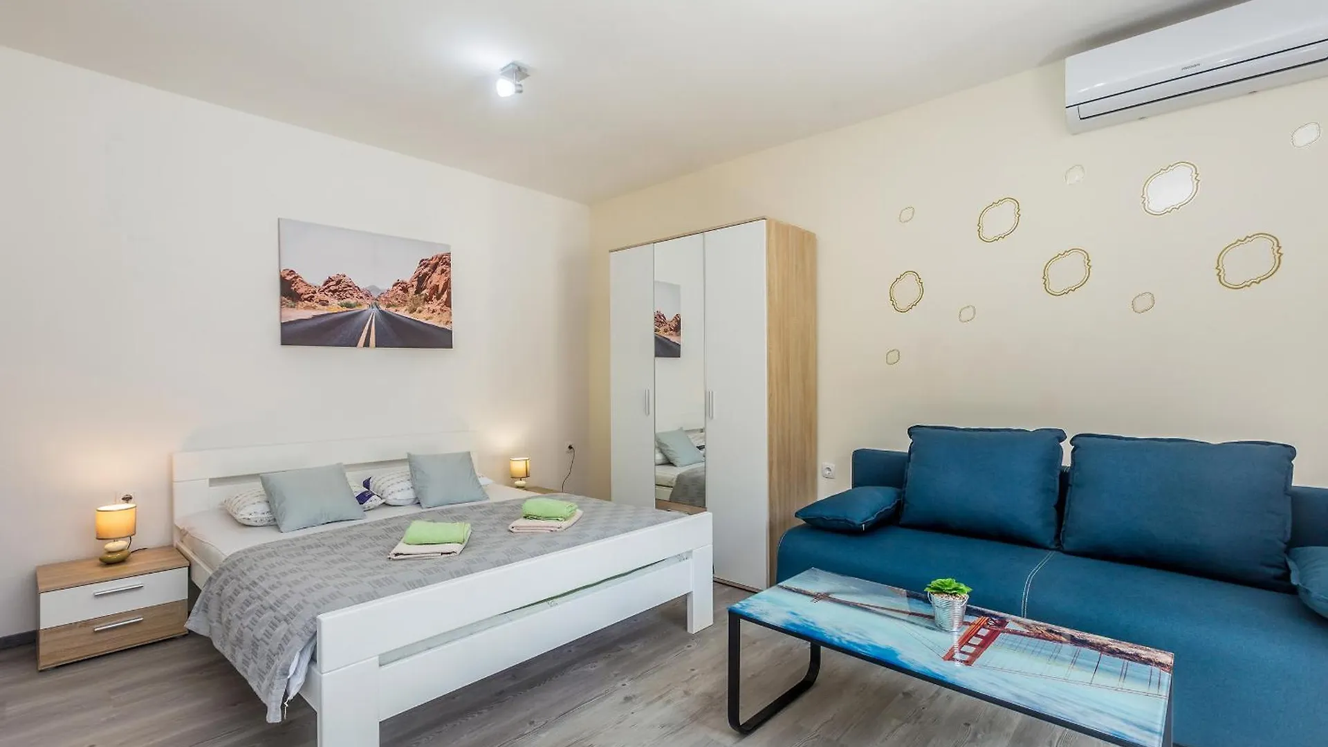 Apartmani Tena Njivice 0*,