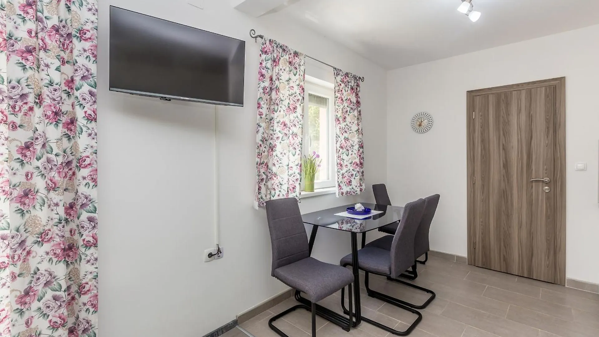 Apartmani Tena Njivice