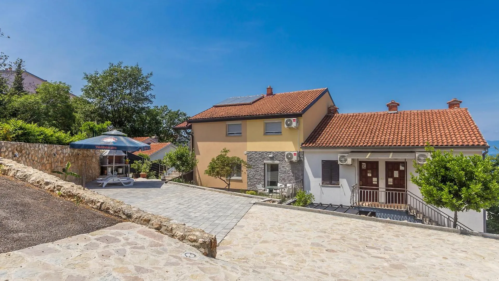 Apartmani Tena Njivice