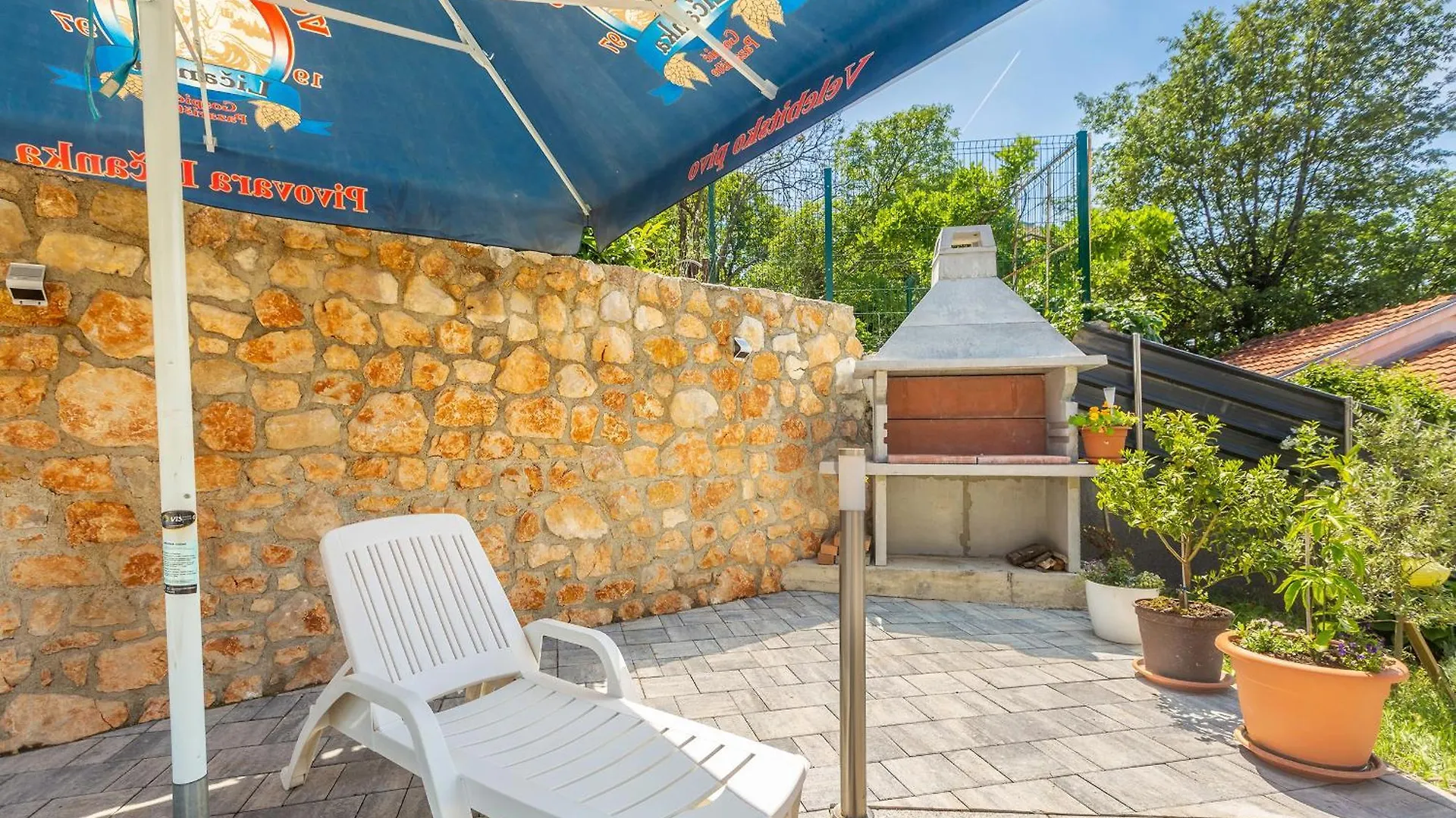 Apartment Apartmani Tena Njivice Croatia