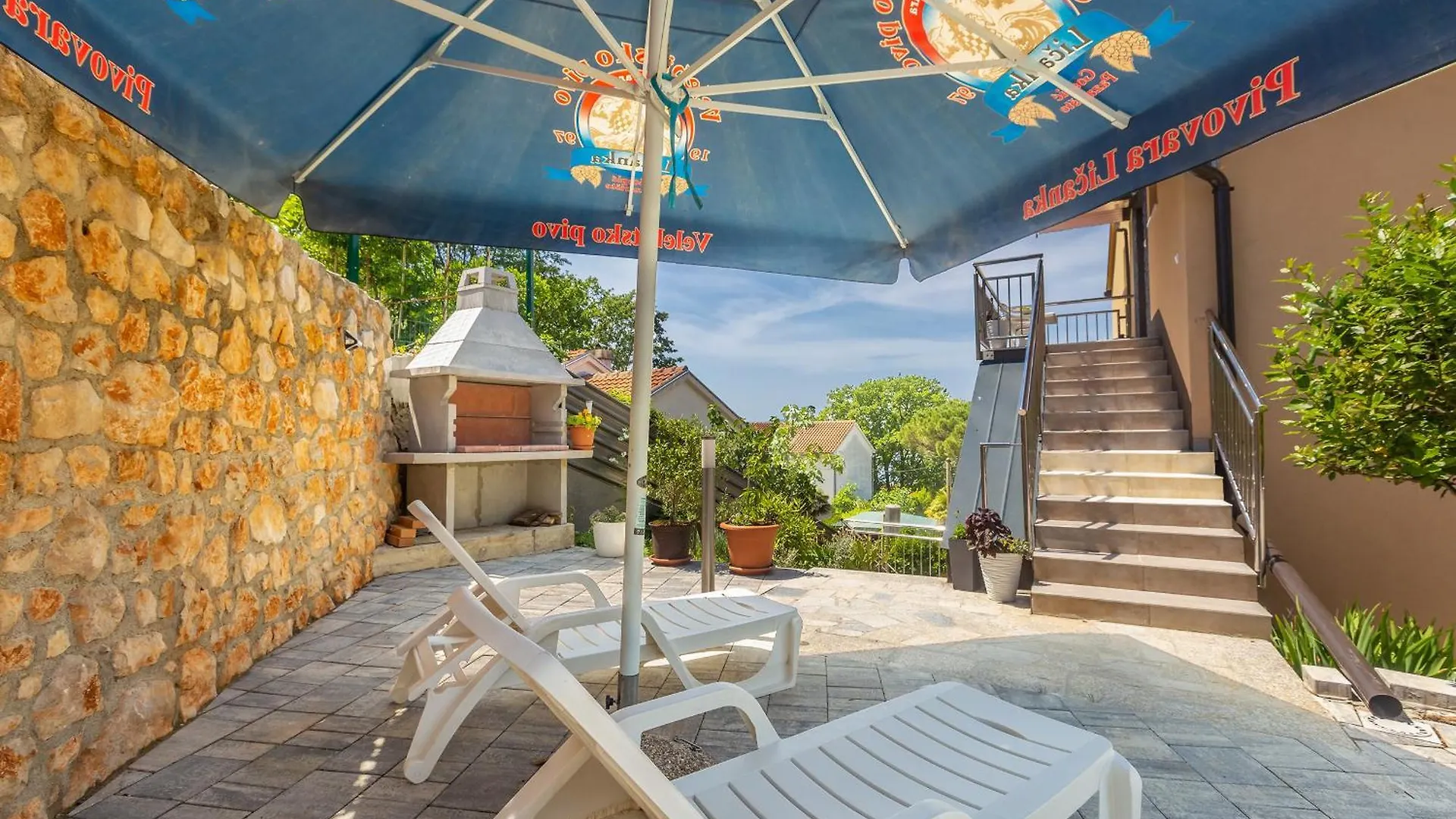 Apartmani Tena Njivice