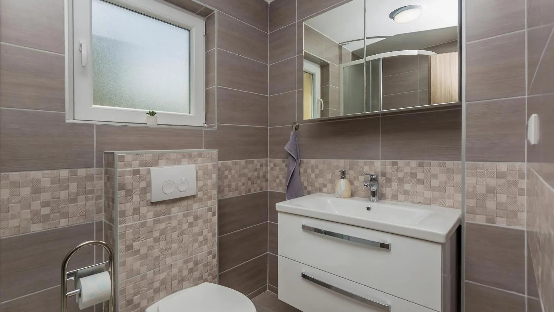 Apartmani Tena Njivice