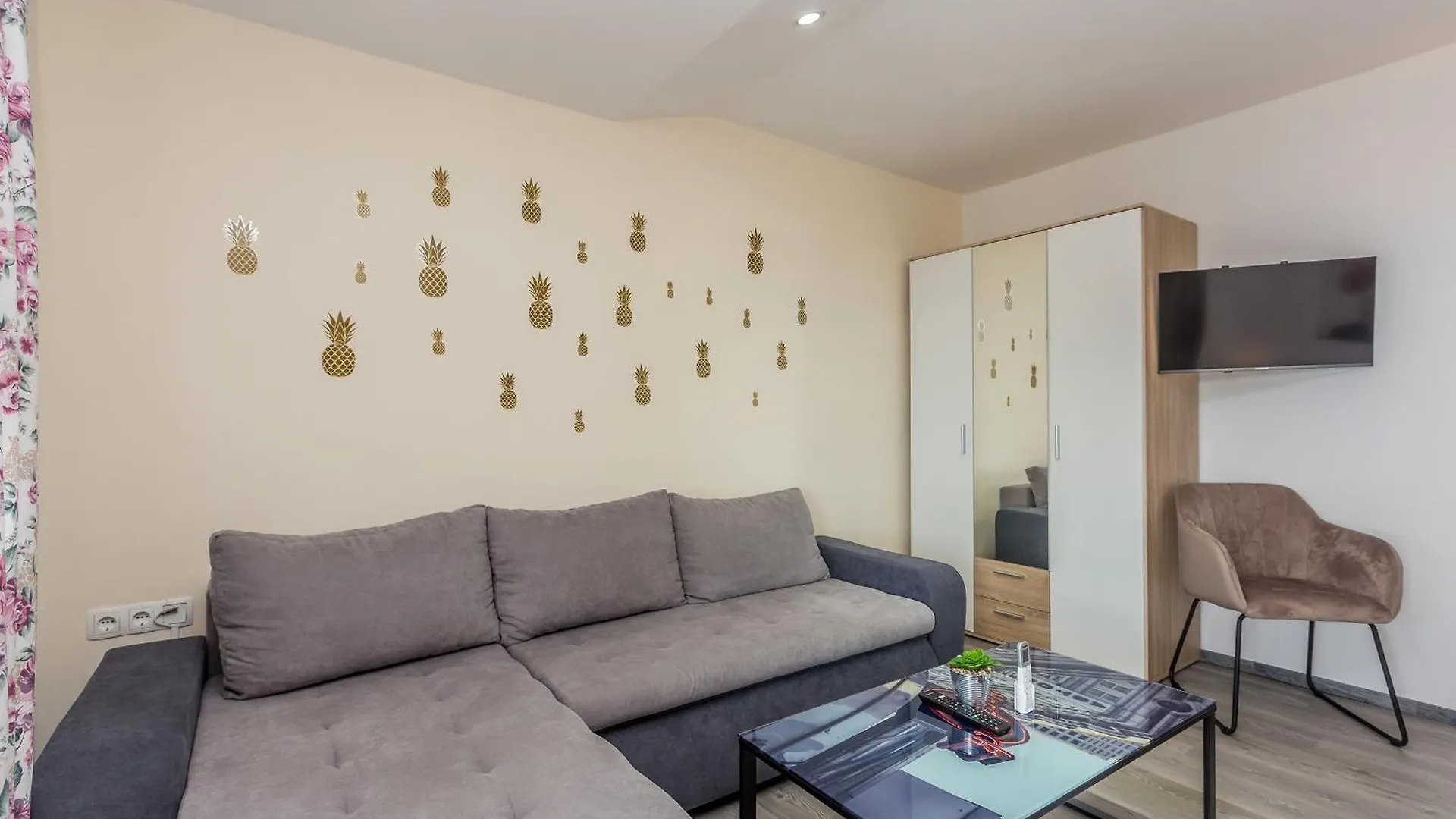 Apartmani Tena Njivice Lägenhet