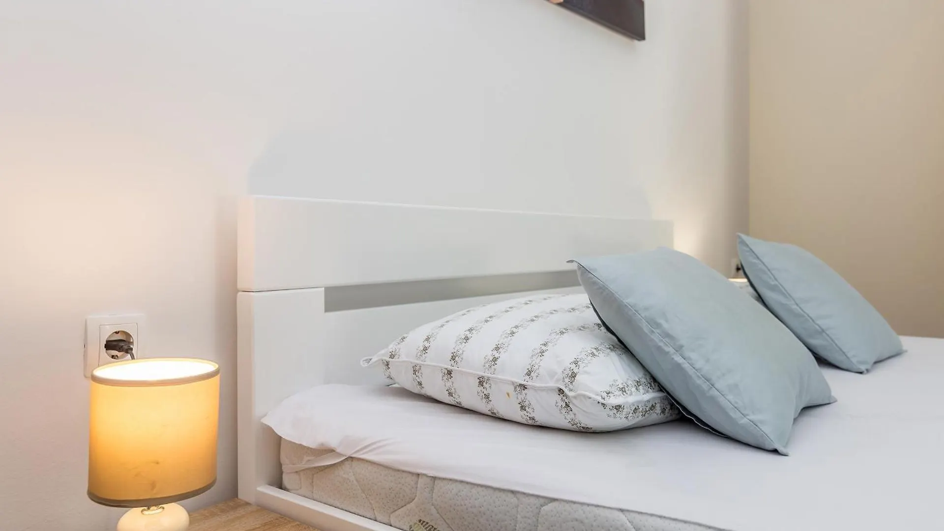 Lägenhet Apartmani Tena Njivice