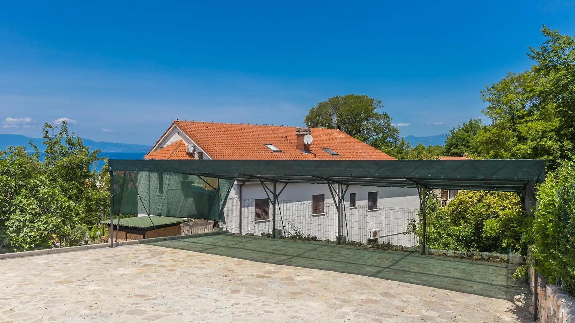 Apartmani Tena Njivice Lägenhet
