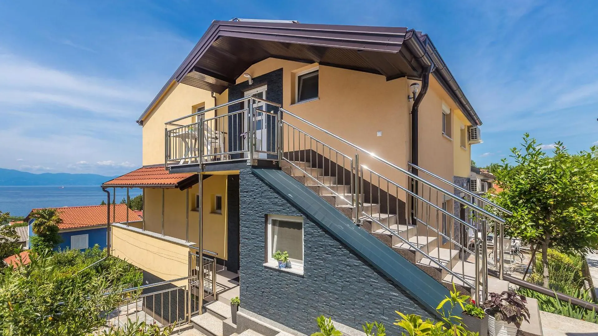 Apartmani Tena Njivice 0*,  Kroatien